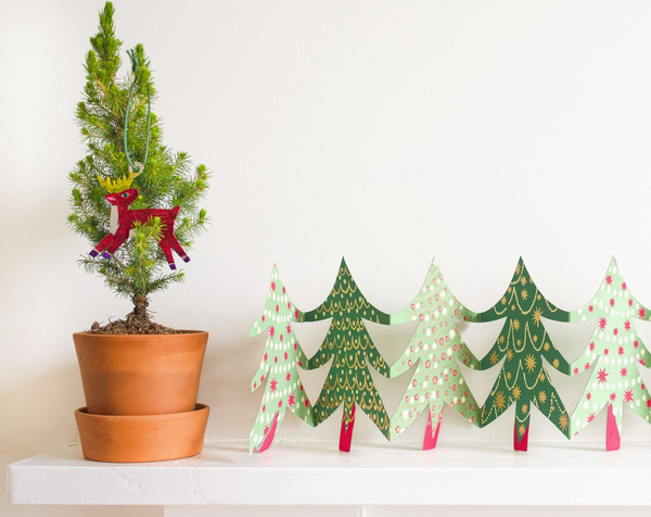 Tree Concertina Garland