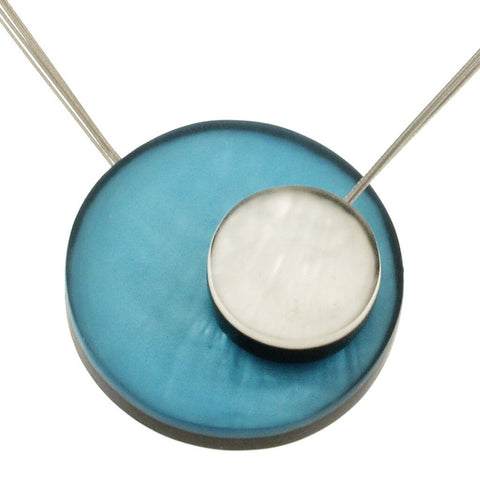 necklace steel wire colorful circles mother of pearl Indonesia scma smith college museum of art blue turquoise white