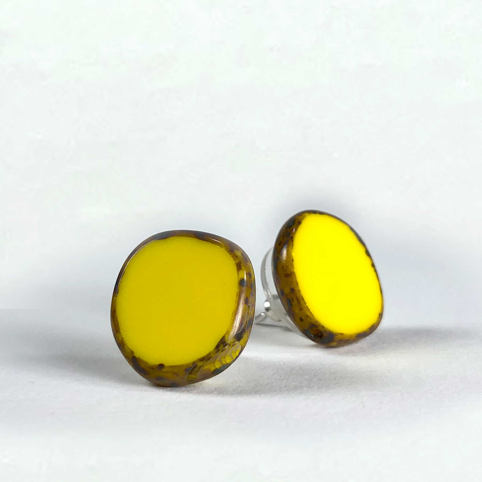 earring earrings glass round stud silver scma smith college musuem of art yellow